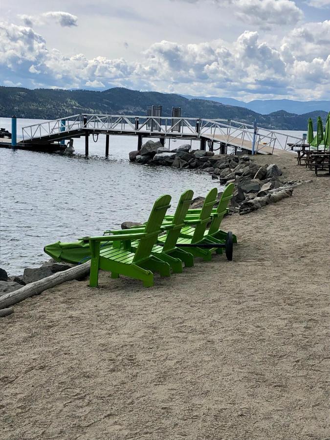Lakeside Beach Retreat Kelowna Exterior foto